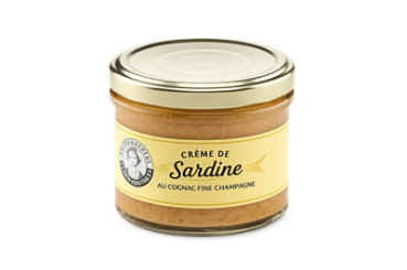 Sardinencreme mit Champagner – Glas geöffnet, Brotaufstrich daneben